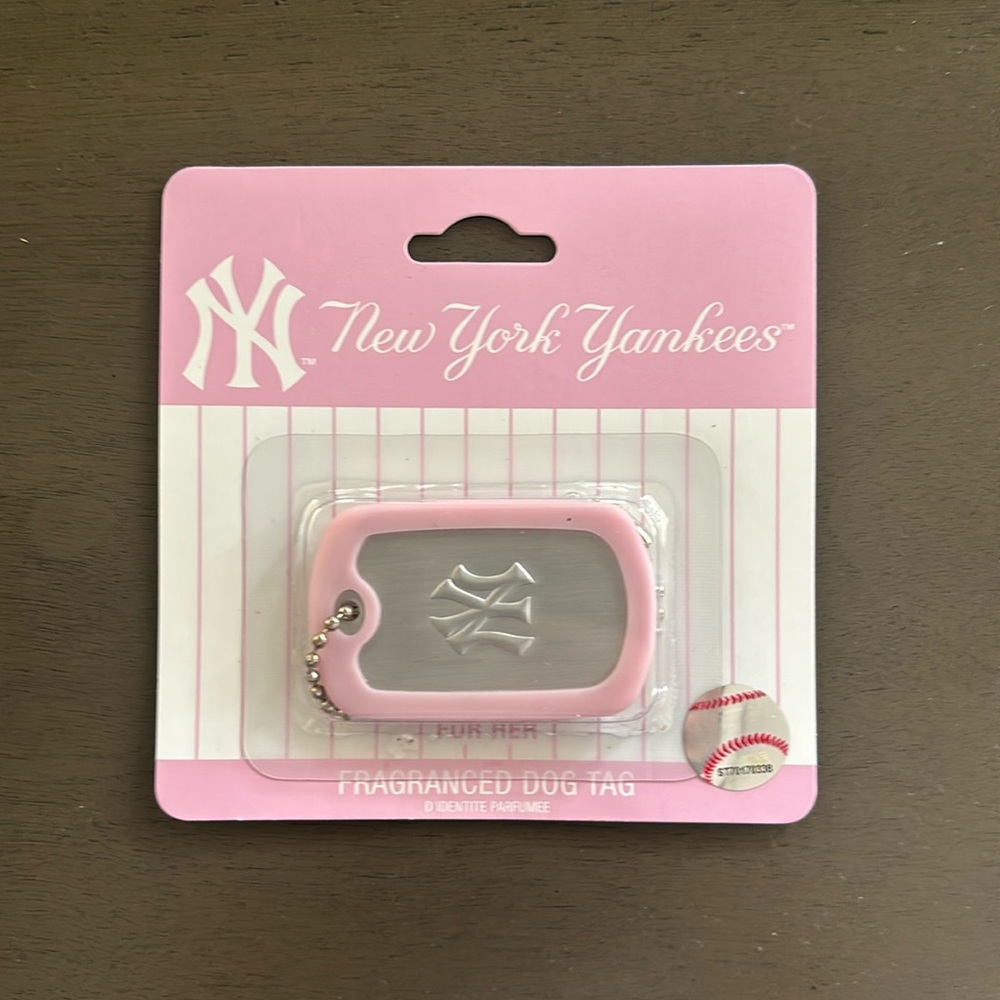 New York Yankees Pink Dog Tag (For Her)